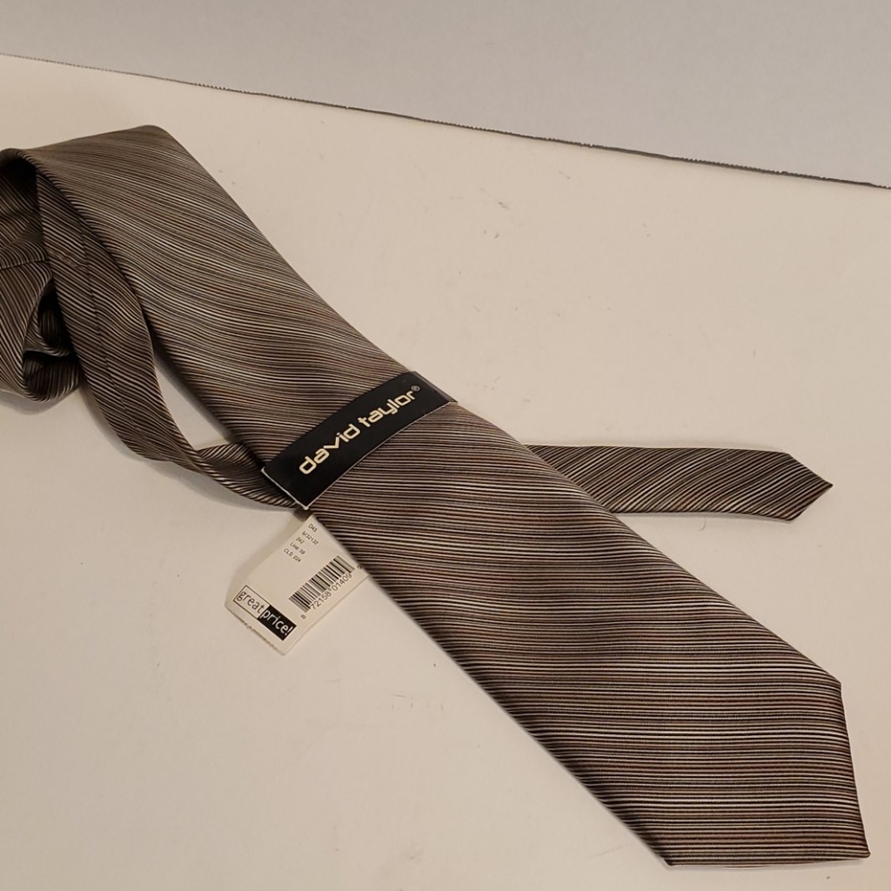 Men's Tie - Picture 2 of 3